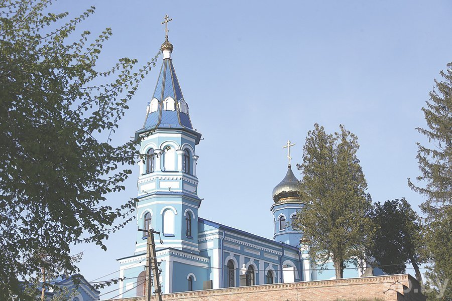 Один из самых старых храмов города — Церковь Рождества пресвятой Богородицы — основана в 1815 году.