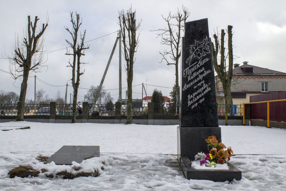 Разрушенный в революцию памятник на могиле Натальи Воронцовой-Вельяминовой восстановили местные энтузиасты