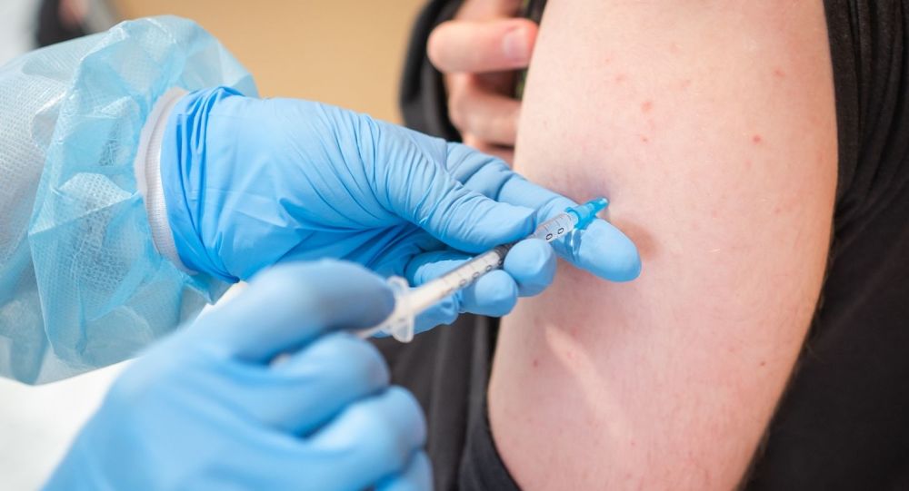 Первую дозу вакцины получили 30% белорусов