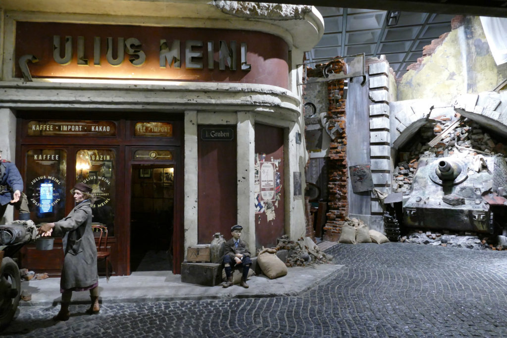 Венское кафе после освобождения города. Фото: Музей Победы.